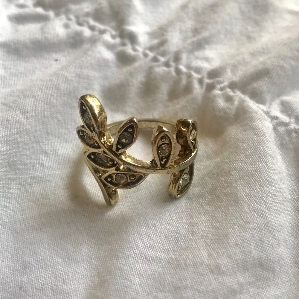 Gold leaf ring, size 8